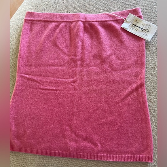 Thesaurus Women tank top, pink color. Cashmere. - Picture 9 of 10